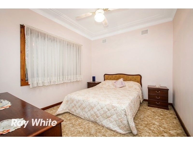 11 Moir Avenue, Northmead NSW 2152