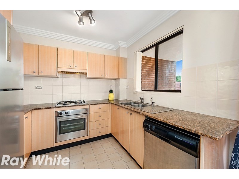 18/49 Dobson Crescent, Baulkham Hills NSW 2153