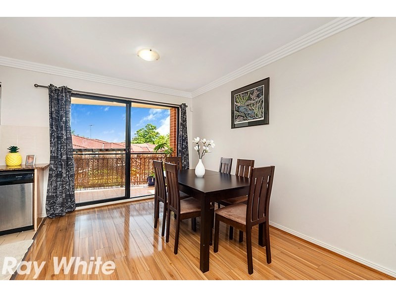 18/49 Dobson Crescent, Baulkham Hills NSW 2153
