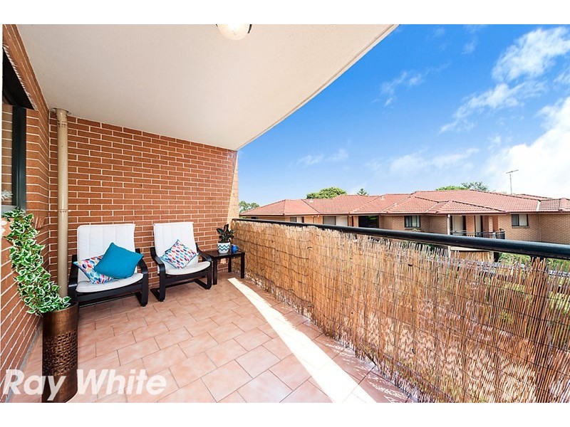 18/49 Dobson Crescent, Baulkham Hills NSW 2153