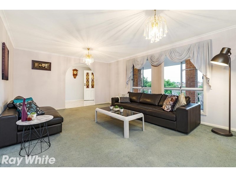 44 Crestwood Drive, Baulkham Hills NSW 2153