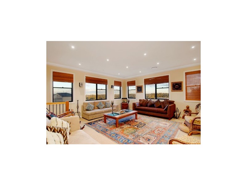 11 Regiment Grove, Winston Hills NSW 2153