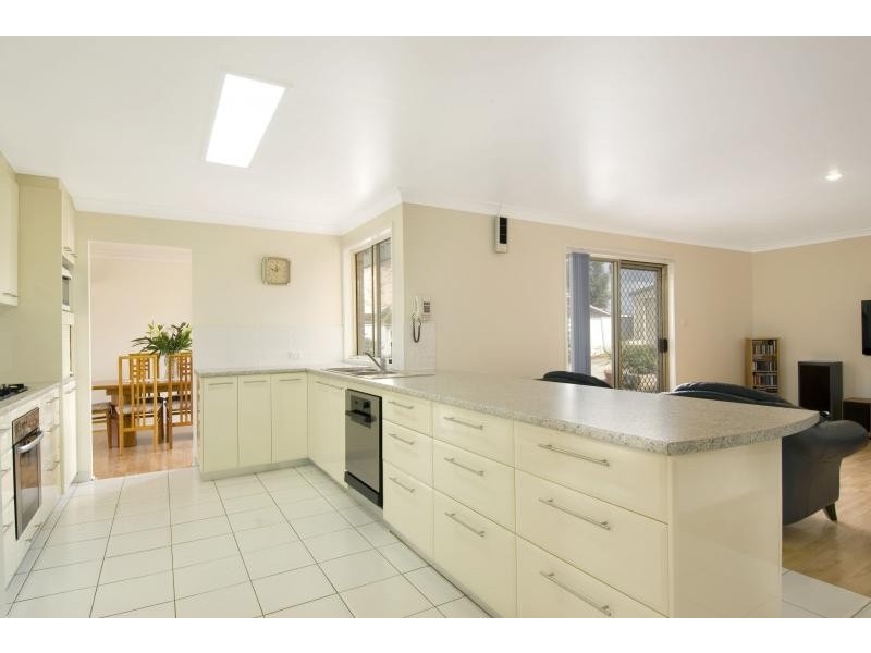 21 Calandra Avenue, Quakers Hill NSW 2763