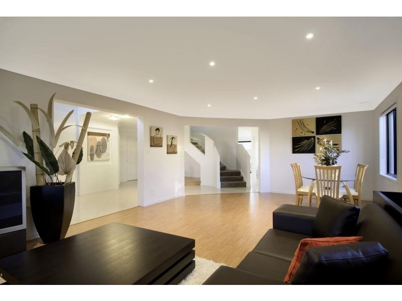 18 Ashtead Parade, Stanhope Gardens NSW 2768