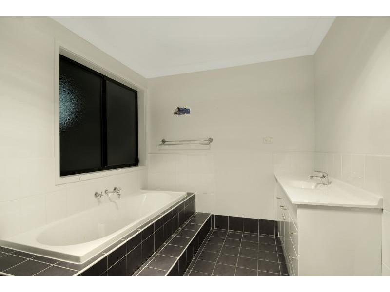 18 Ashtead Parade, Stanhope Gardens NSW 2768