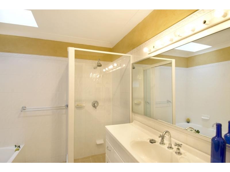 2/11 Conie Avenue, Baulkham Hills NSW 2153