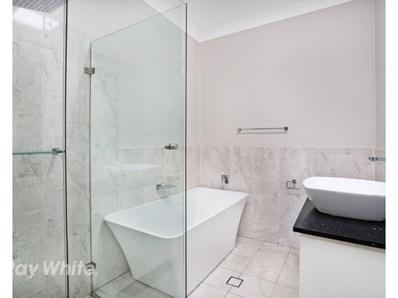 18 Dobson Crescent, Baulkham Hills NSW 2153