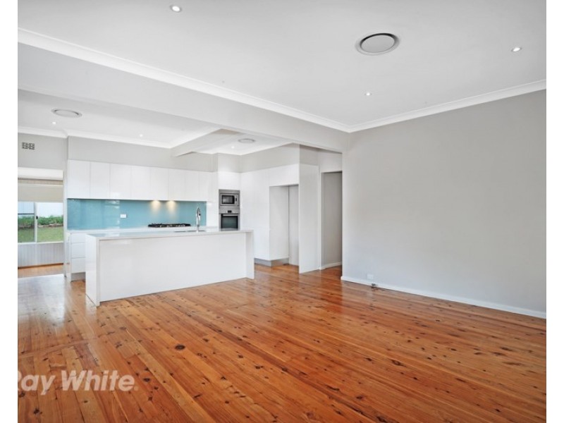 18 Dobson Crescent, Baulkham Hills NSW 2153