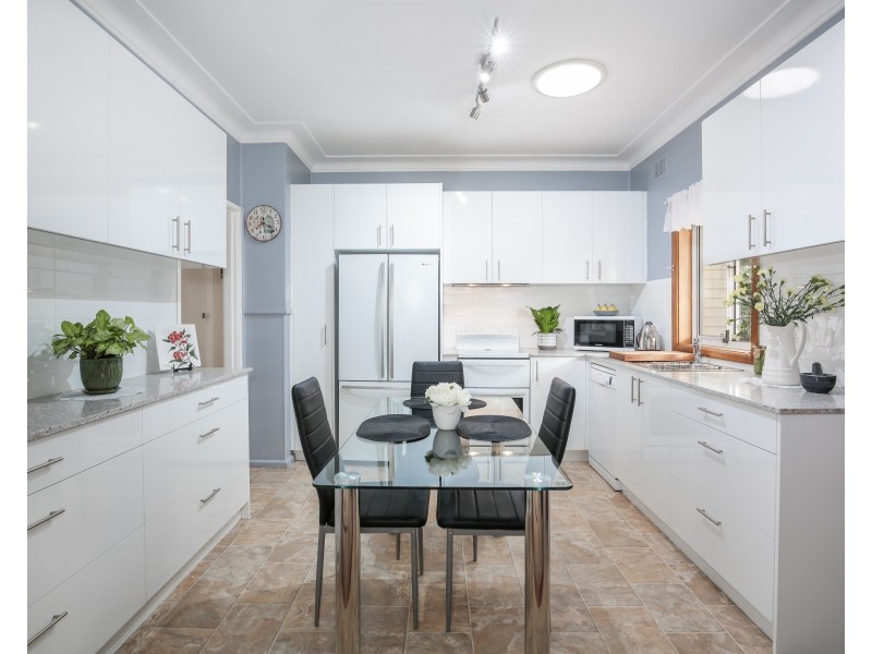 4 Calpac Place, Old Toongabbie NSW 2146