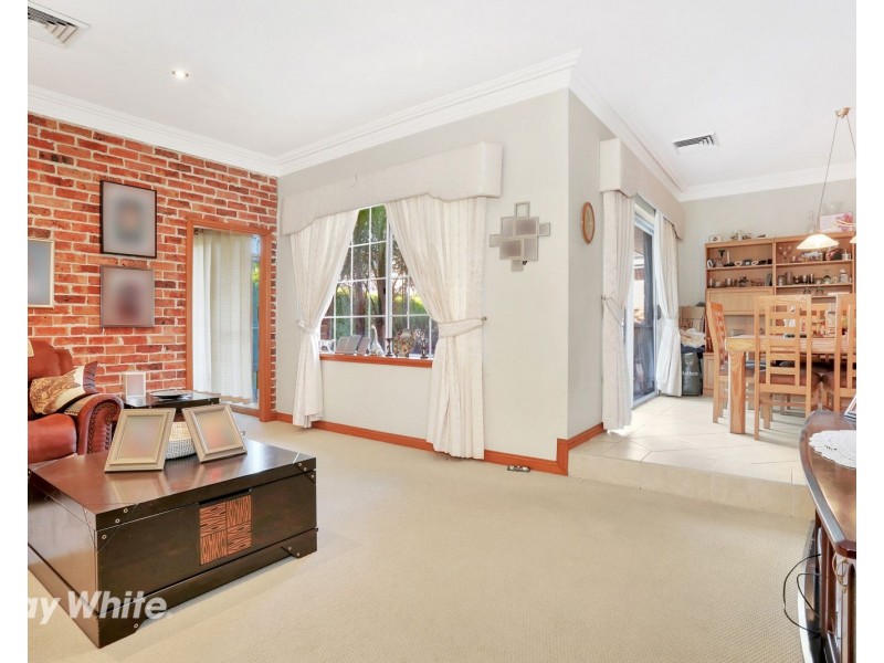 8 Lynwood Place, Castle Hill NSW 2154