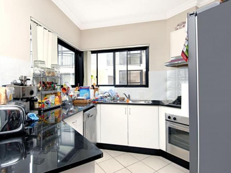 8/60 Chelsea Avenue, Baulkham Hills NSW 2153