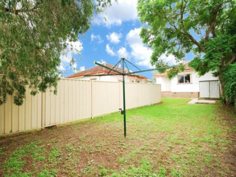 29 Glenn Avenue, Northmead NSW 2152