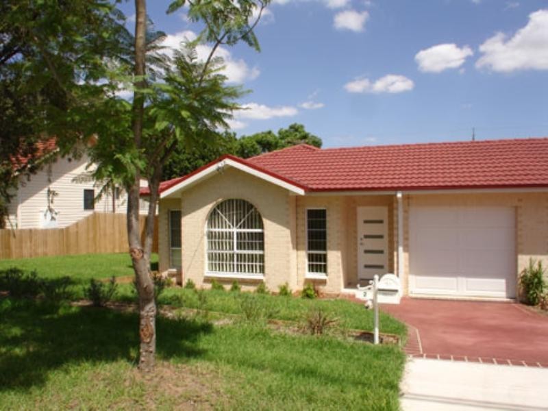 2 Hayes Avenue, Northmead NSW 2152