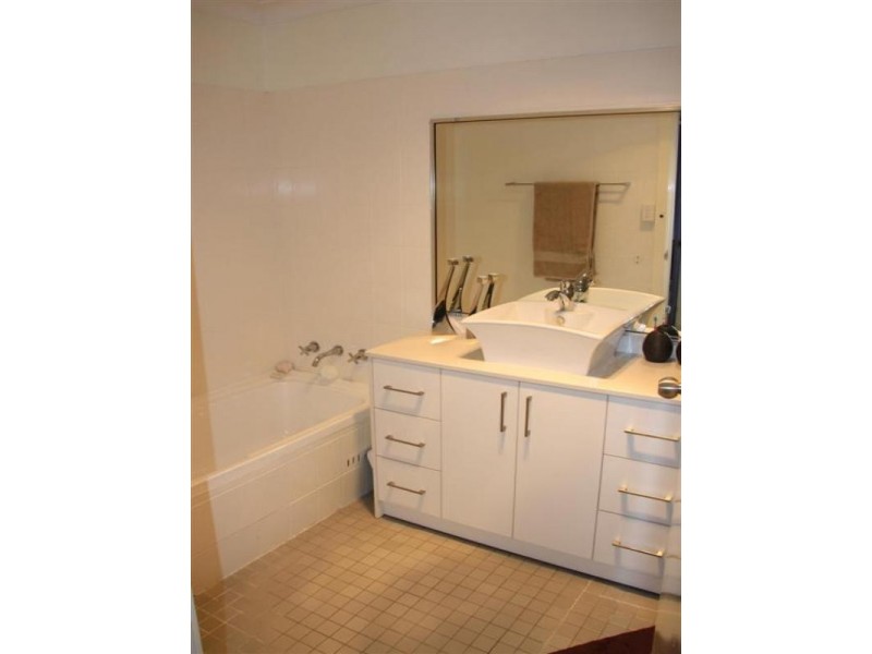 2/35 Linton Street, Baulkham Hills NSW 2153