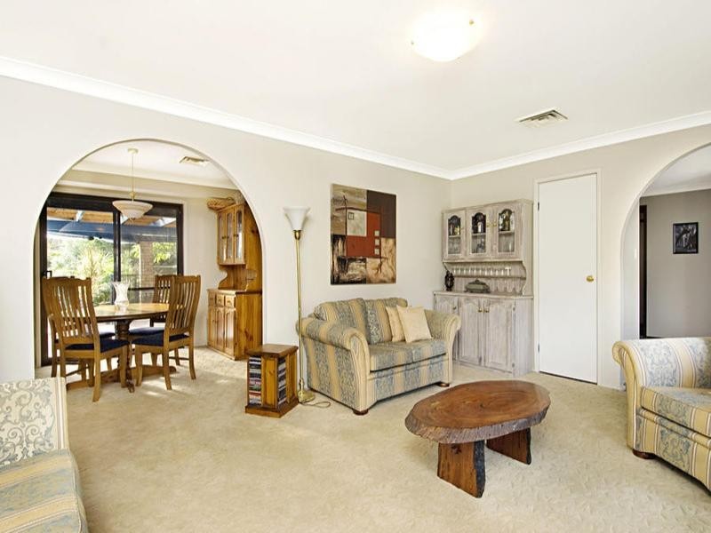 20 Grevillea Grove, Baulkham Hills NSW 2153