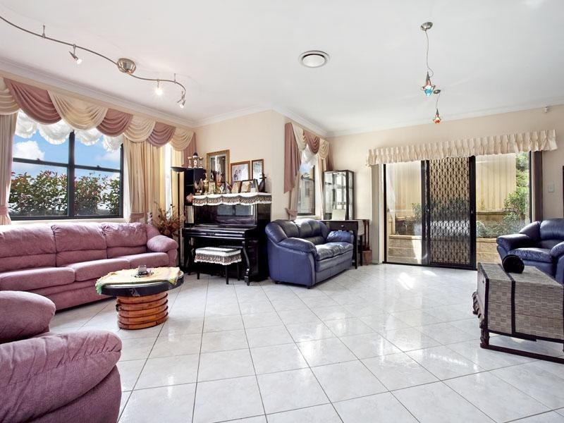 4 Regiment Grove, Winston Hills NSW 2153