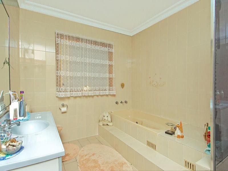 9 Lonach Close, Baulkham Hills NSW 2153
