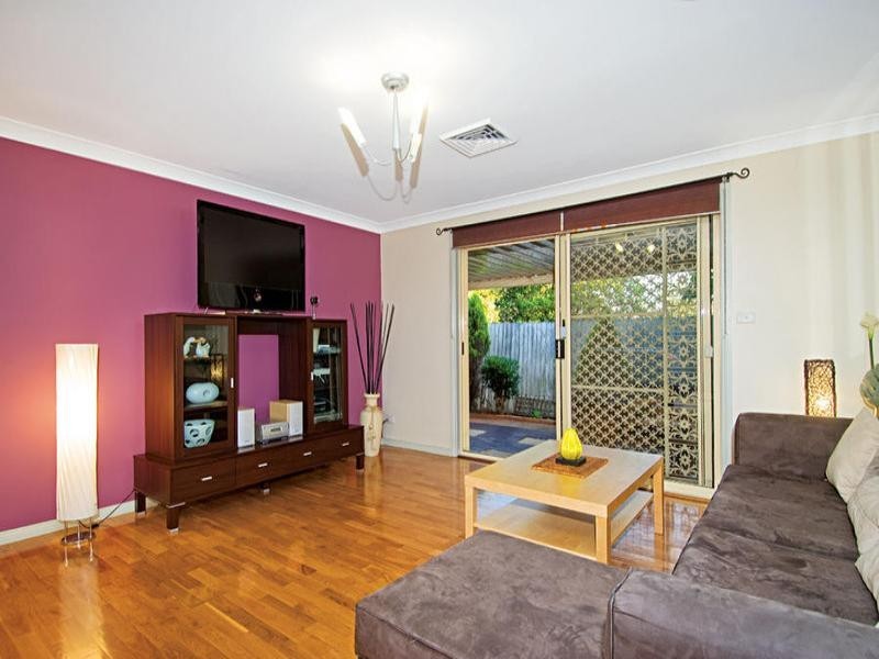 2/213 Windsor Road, Northmead NSW 2152