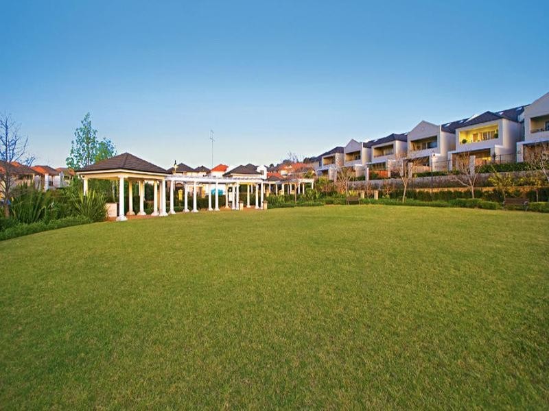 27 Linden Way, Bella Vista NSW 2153