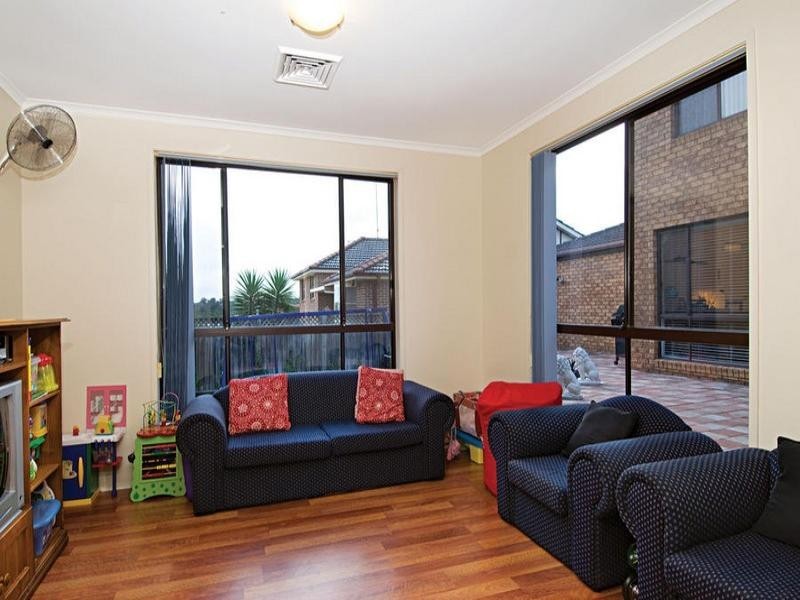 16 Fernview Place, Glenwood NSW 2768