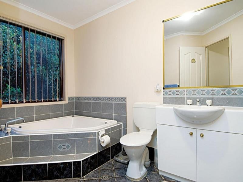 16 Fernview Place, Glenwood NSW 2768