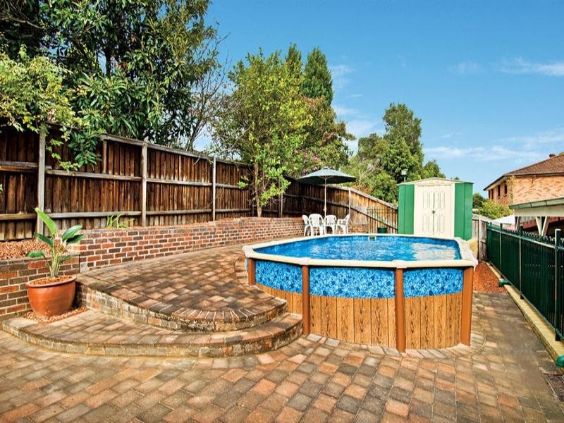 11 Dinmore Place, Castle Hill NSW 2154