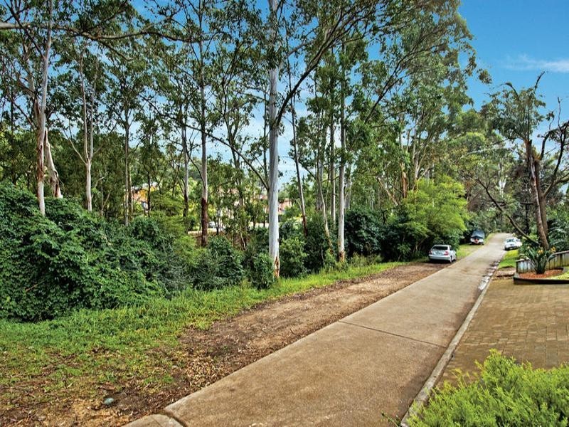 11 Dinmore Place, Castle Hill NSW 2154