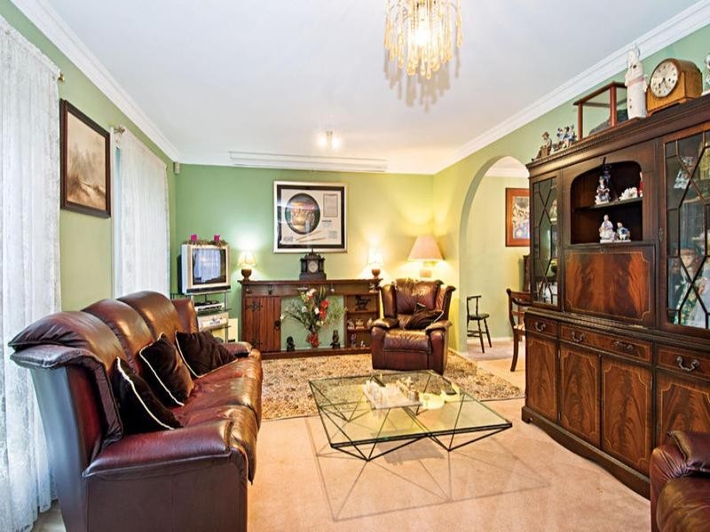 11 Dinmore Place, Castle Hill NSW 2154