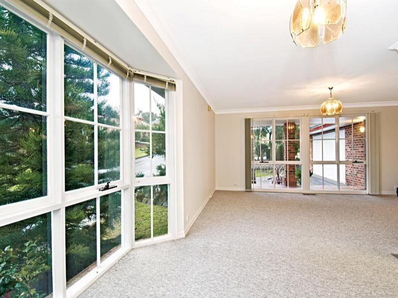 25 Crestwood Drive, Baulkham Hills NSW 2153