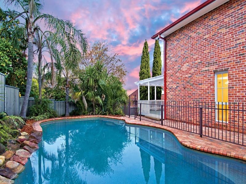 25 Crestwood Drive, Baulkham Hills NSW 2153