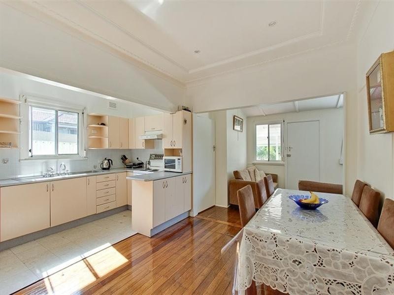 2 Woodlands Street, Baulkham Hills NSW 2153