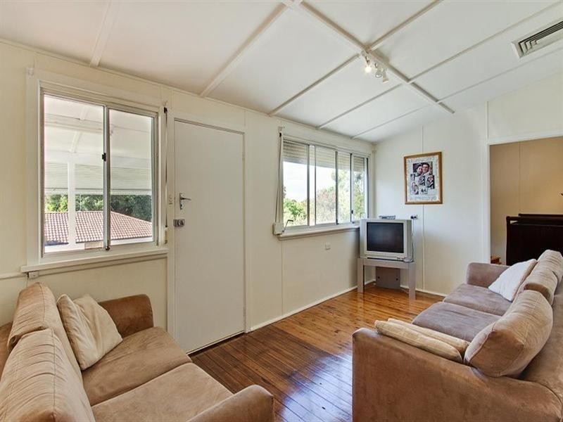 2 Woodlands Street, Baulkham Hills NSW 2153