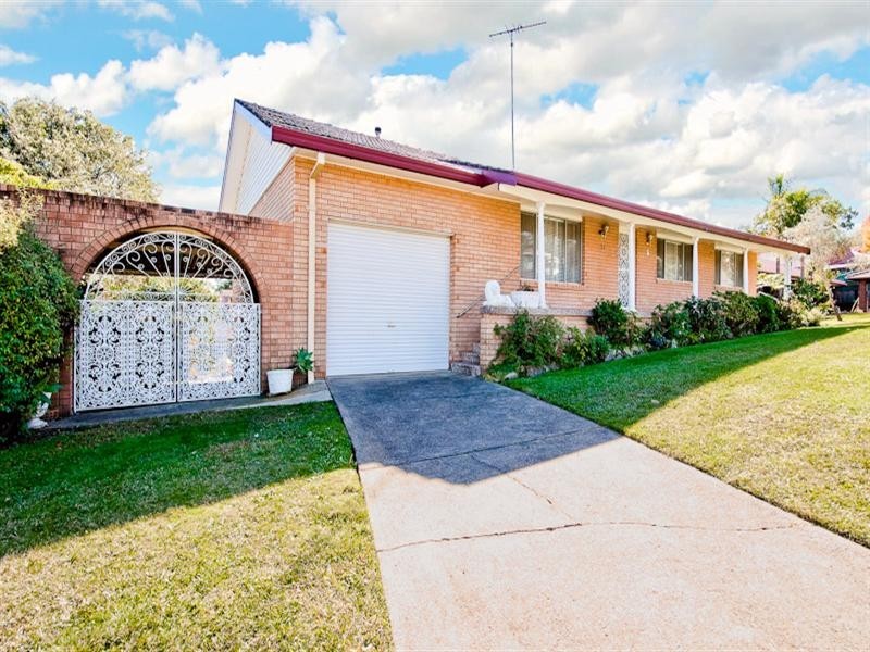 13 Merindah Road, Baulkham Hills NSW 2153