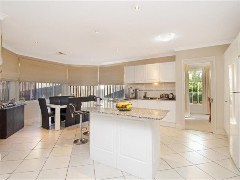 16 Lakeview Close, Baulkham Hills NSW 2153