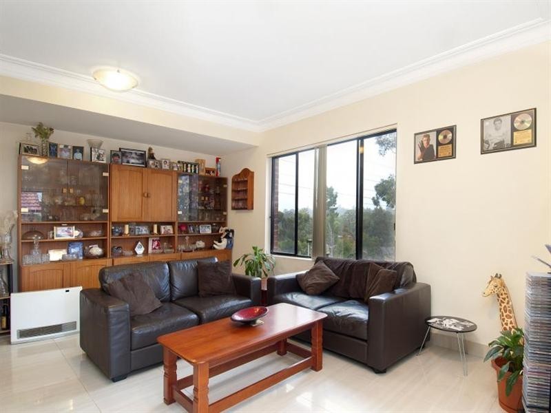 8/3-7 Windermere Avenue, Northmead NSW 2152