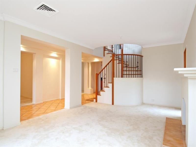 10 Glenroy Place, Glenwood NSW 2768