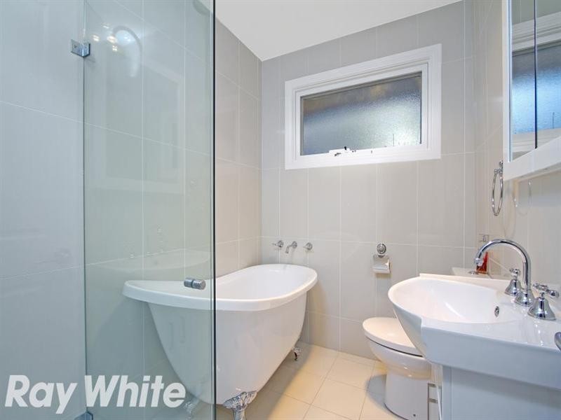 4 Cyril Place, Baulkham Hills NSW 2153