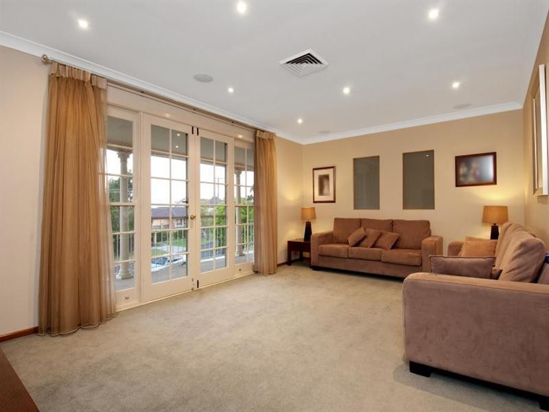 9 Bangalow Place, Baulkham Hills NSW 2153