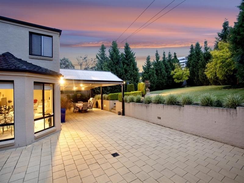 33 Fairmont Avenue, Baulkham Hills NSW 2153