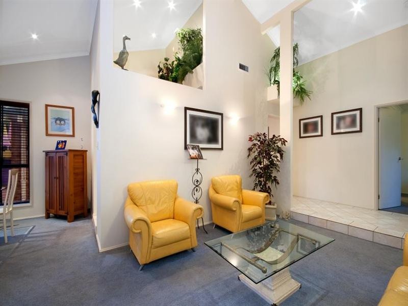 8 Persimmon Way, Glenwood NSW 2768