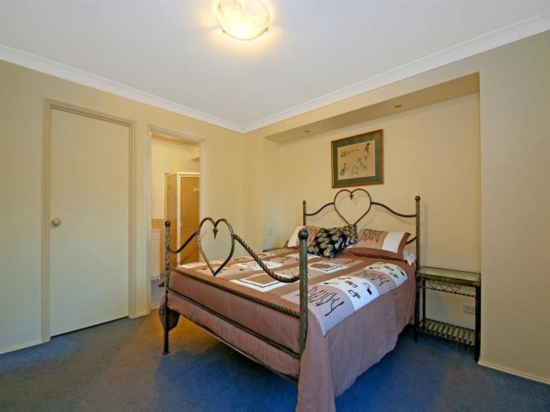 8 Persimmon Way, Glenwood NSW 2768