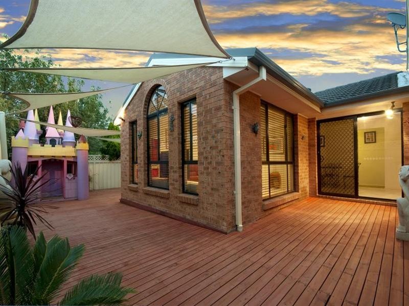 8 Persimmon Way, Glenwood NSW 2768