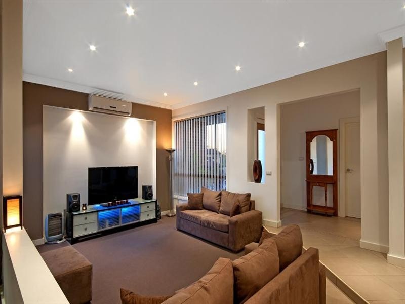 6 Caribou Close, St Clair NSW 2759