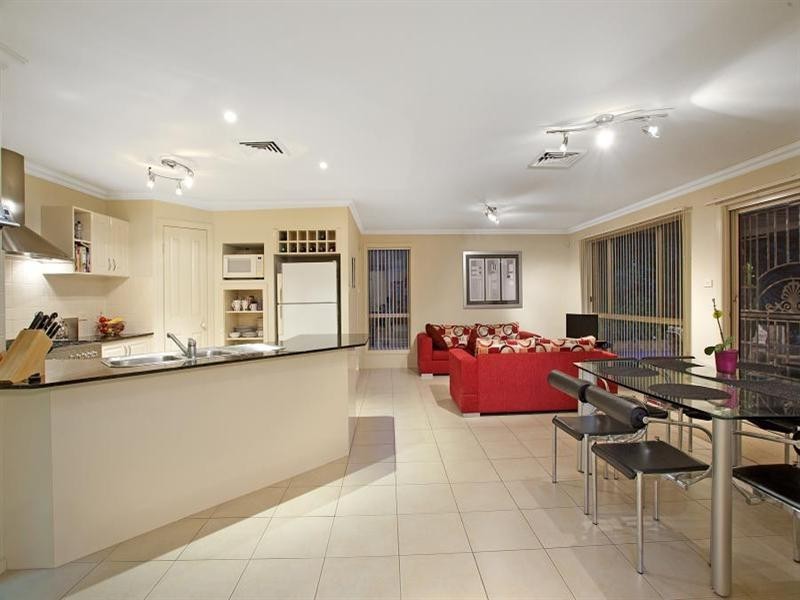 4 Arnold Place, Glenwood NSW 2768