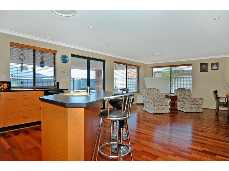 21 Tallow Way, Beechboro WA 6063
