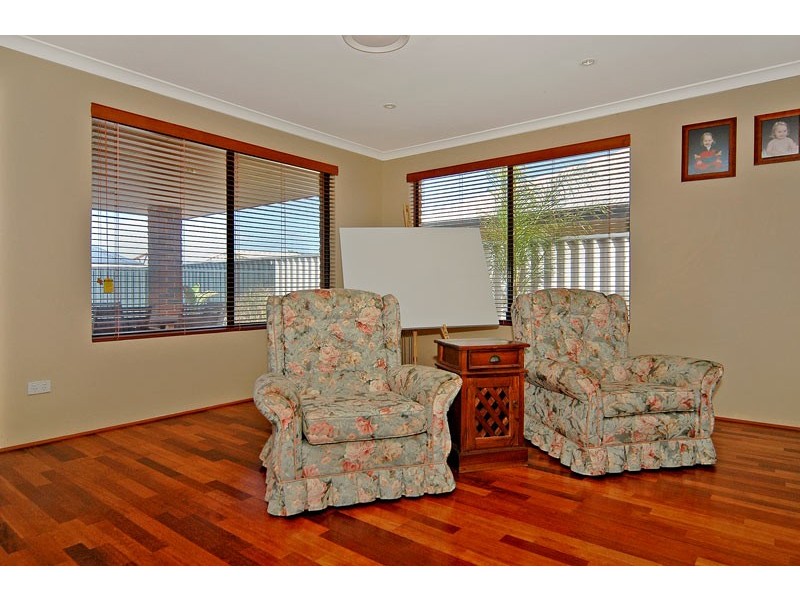 21 Tallow Way, Beechboro WA 6063