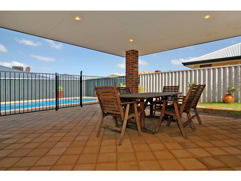 21 Tallow Way, Beechboro WA 6063