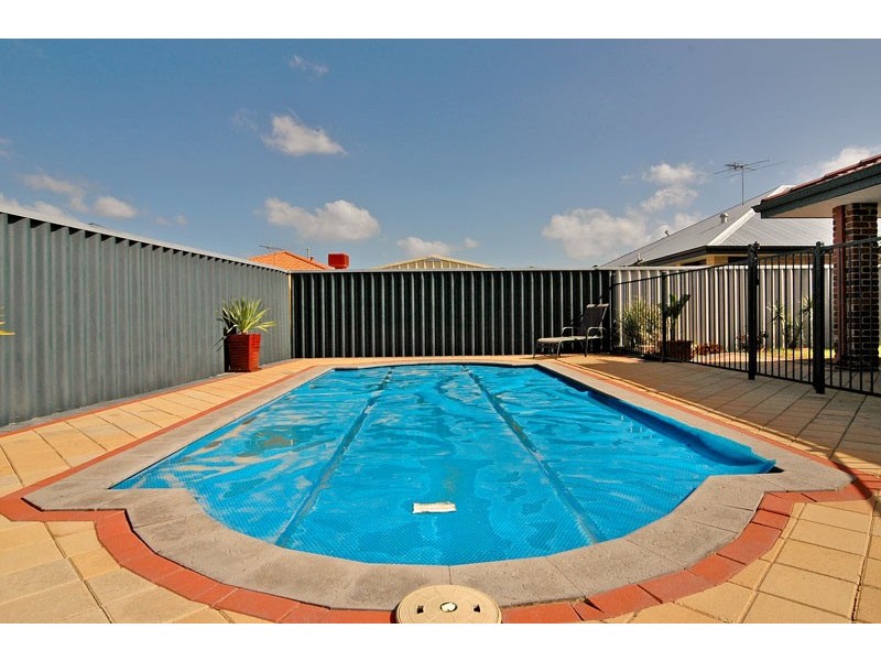 21 Tallow Way, Beechboro WA 6063