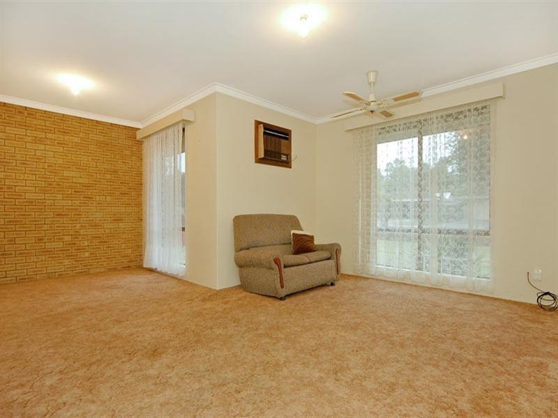 8 Brown Place, Beechboro WA 6063