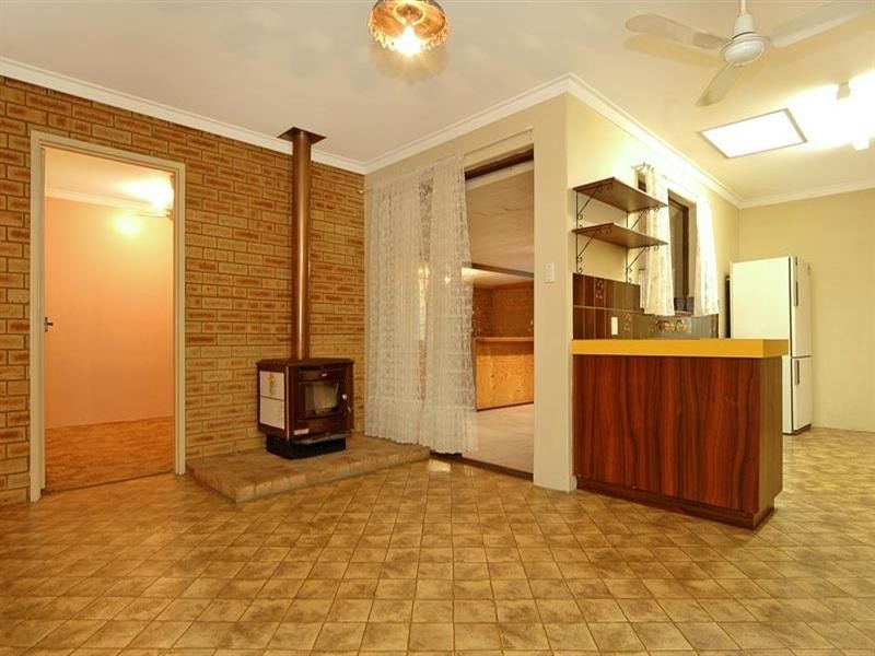 8 Brown Place, Beechboro WA 6063